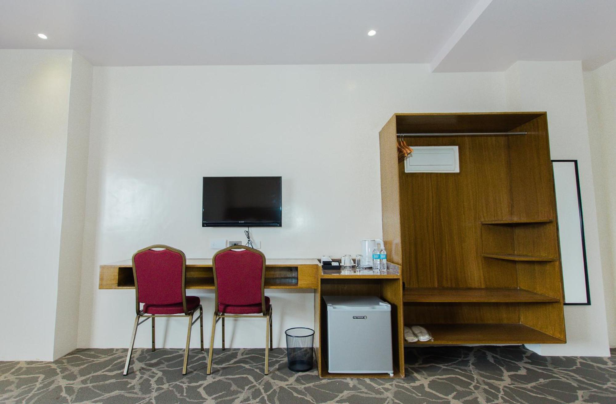 טאגבילראן סיטי Maxi Hotel And Event Center מראה חיצוני תמונה